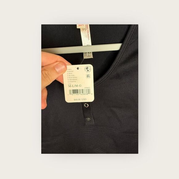 Free People Movement Bail Out Crop Thermal Knit Top in Black Size M/L NWT - Picture 8 of 8